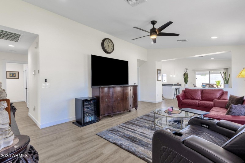 7-web-or-mls-3806-n-23rd-ave