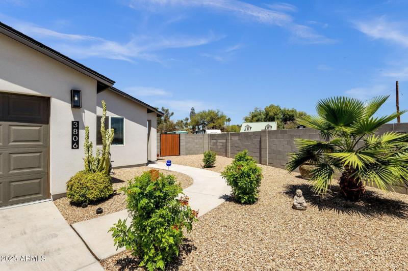 4-web-or-mls-3806-n-23rd-ave