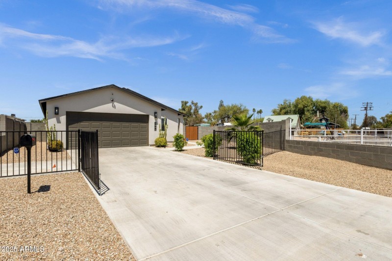 3-web-or-mls-3806-n-23rd-ave