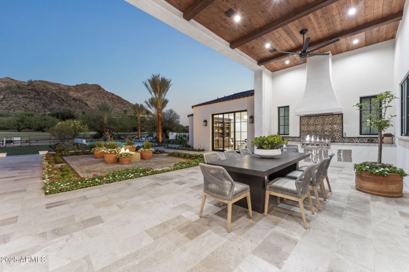 Patio Mountain view evening