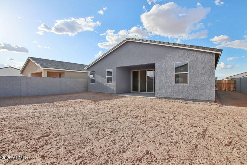 33-web-or-mls-W Old Timer Rd-05042025-03