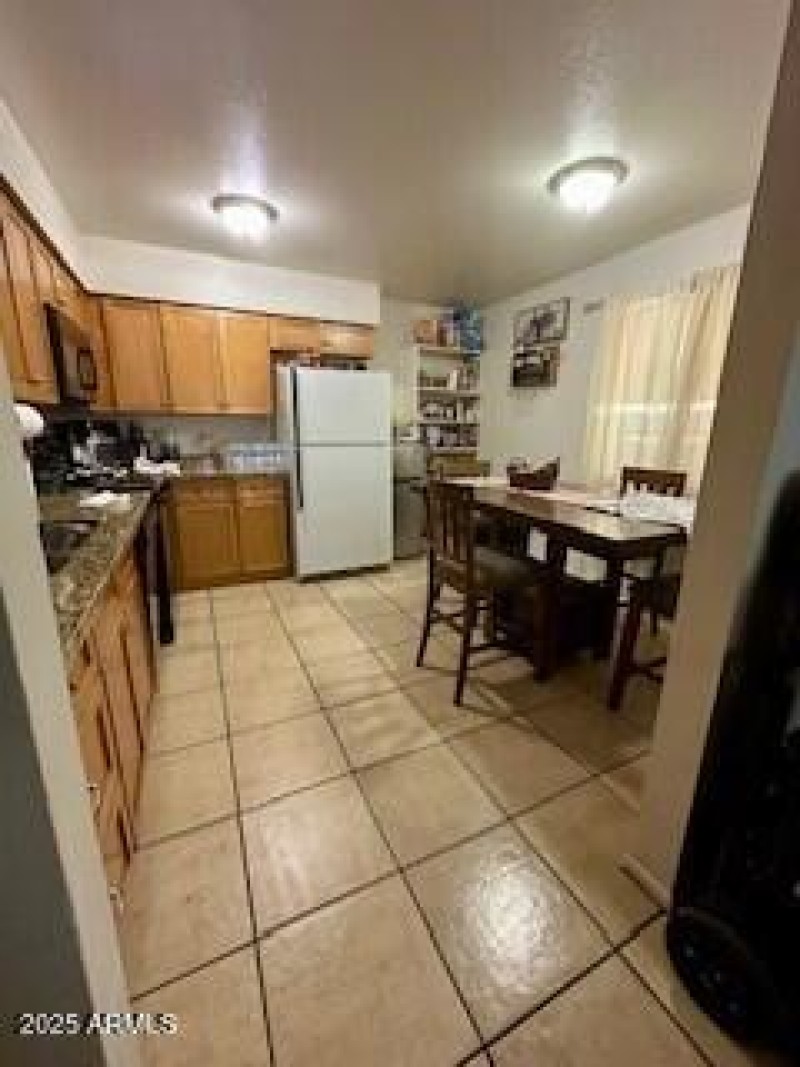 5th Kitchen 1