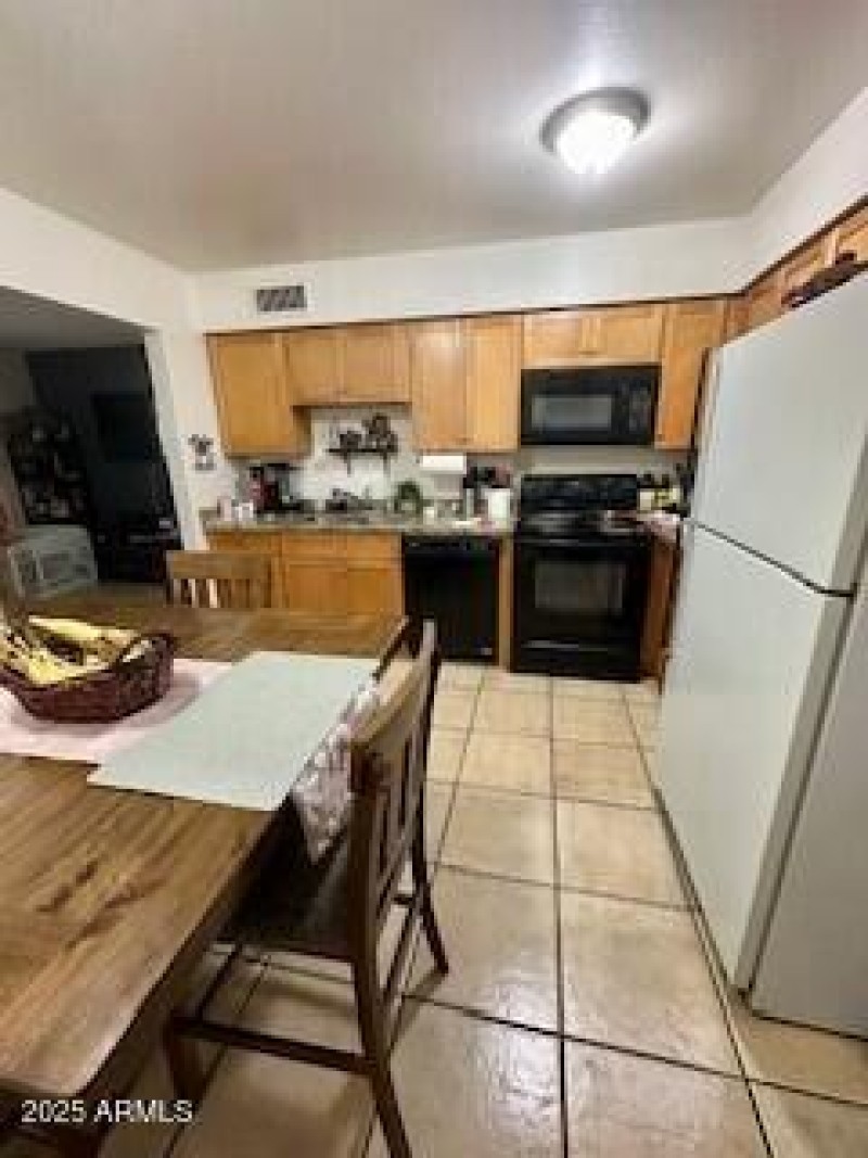 5th kitchen 3