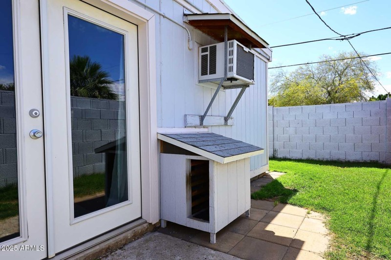 Dog House-Access