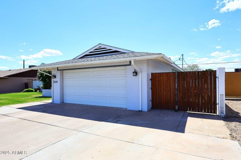 RV Gate