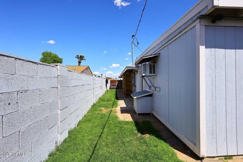 Side Yard2