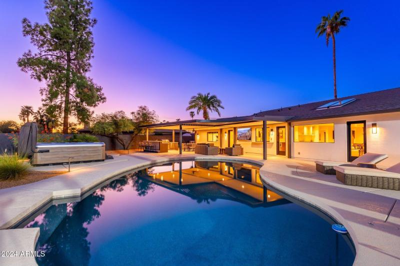 6025 E Charter Oak Rd - 86