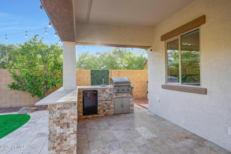 Outdoor kitchen