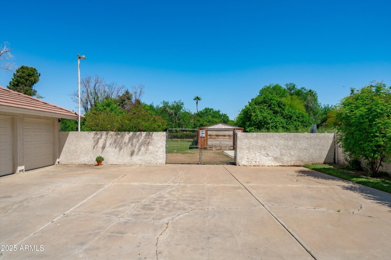 07-Front Gate