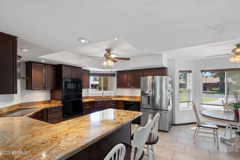 17-Kitchen & Dining