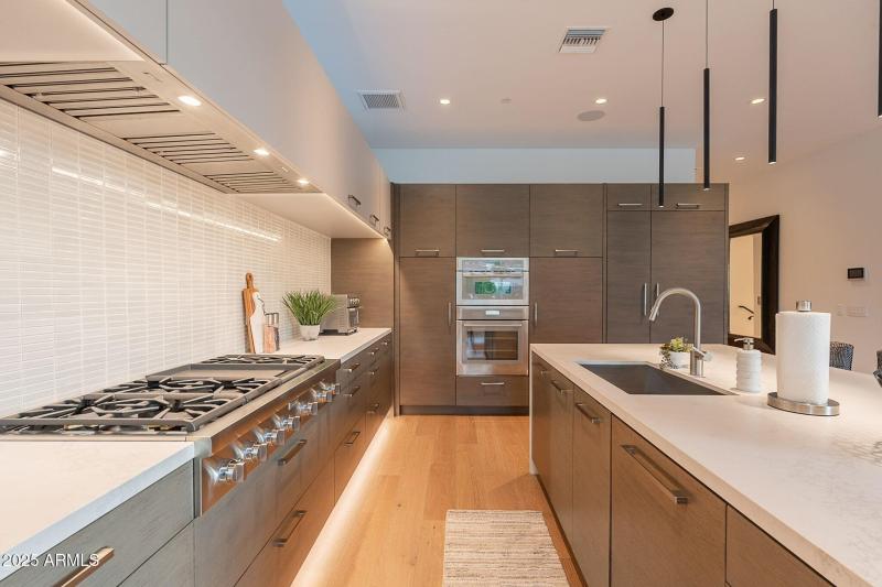 008_Kitchen