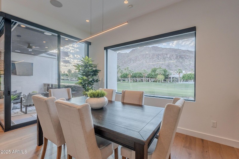 016_Dining Room