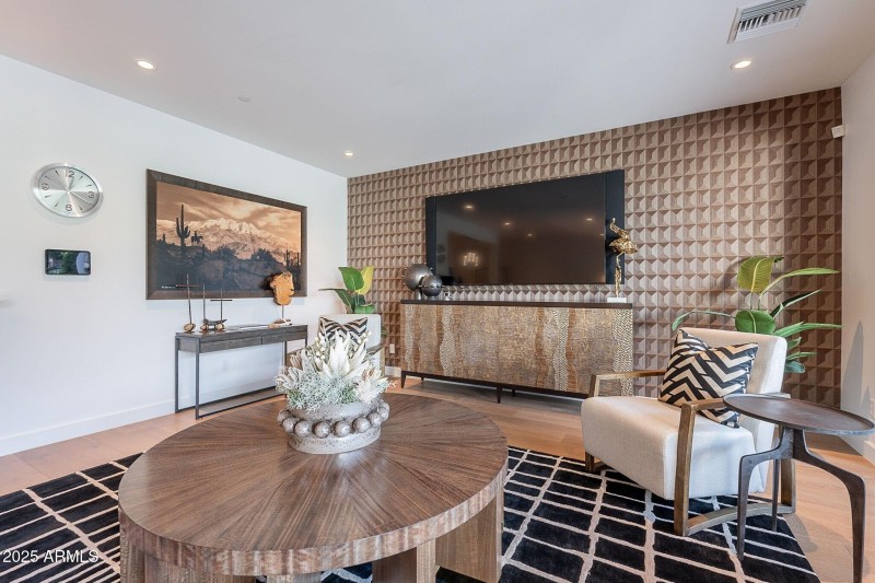 022_Living Room