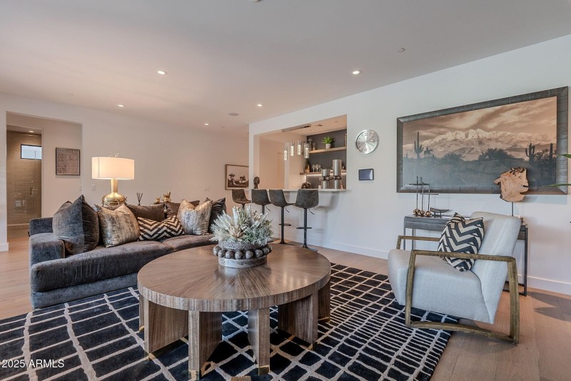 025_Living Room
