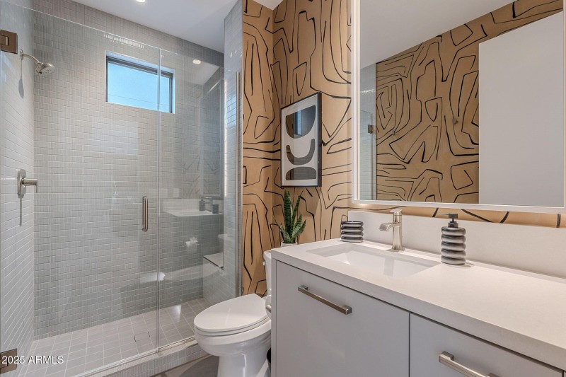 030_Guest Bathroom