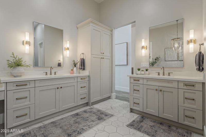 Owners' En Suite Bath