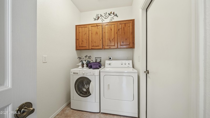 Interior - 2601 Coral Brooke Dr-26