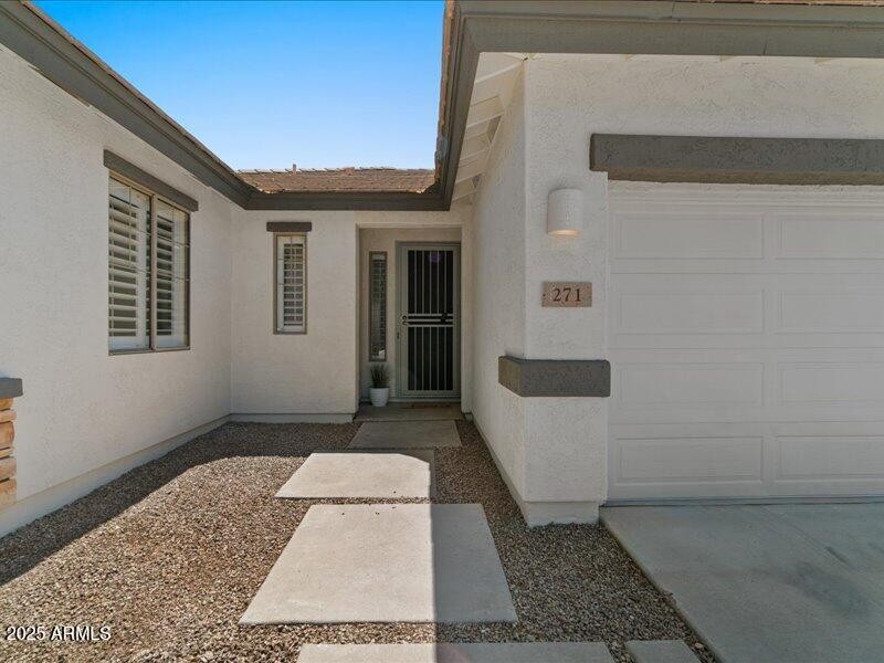 04-Front walkway