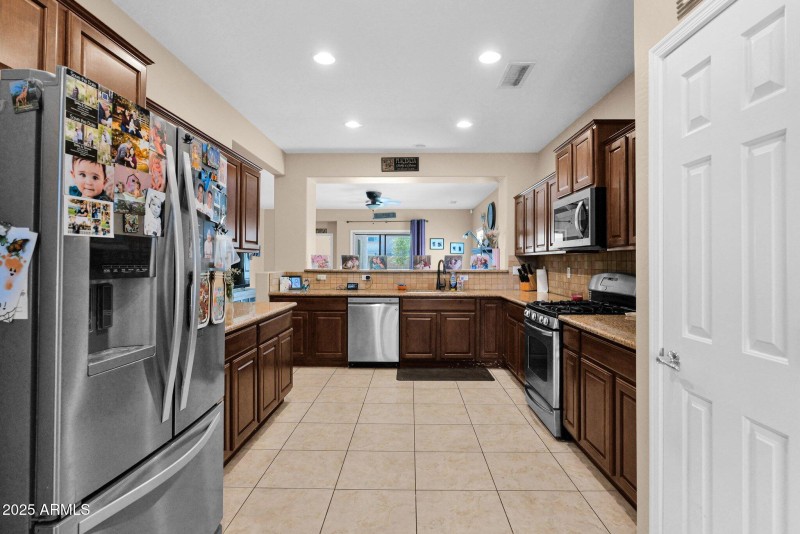 09 Kitchen
