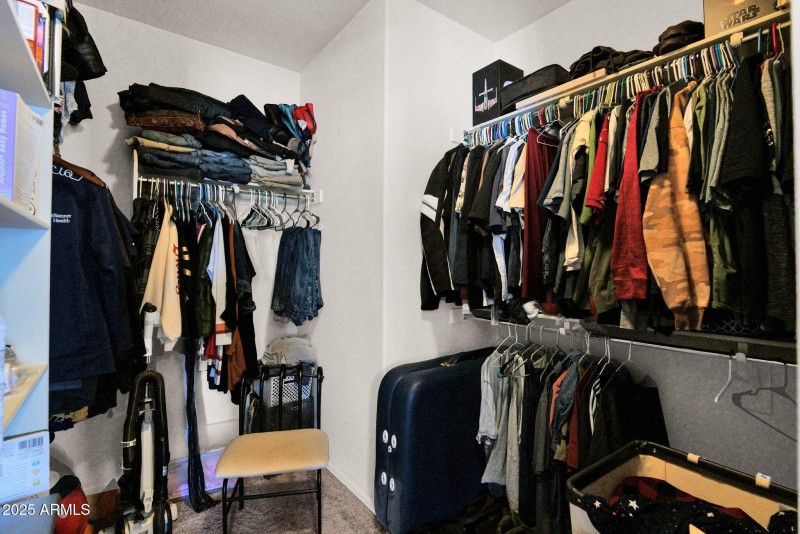 19 Master Closet