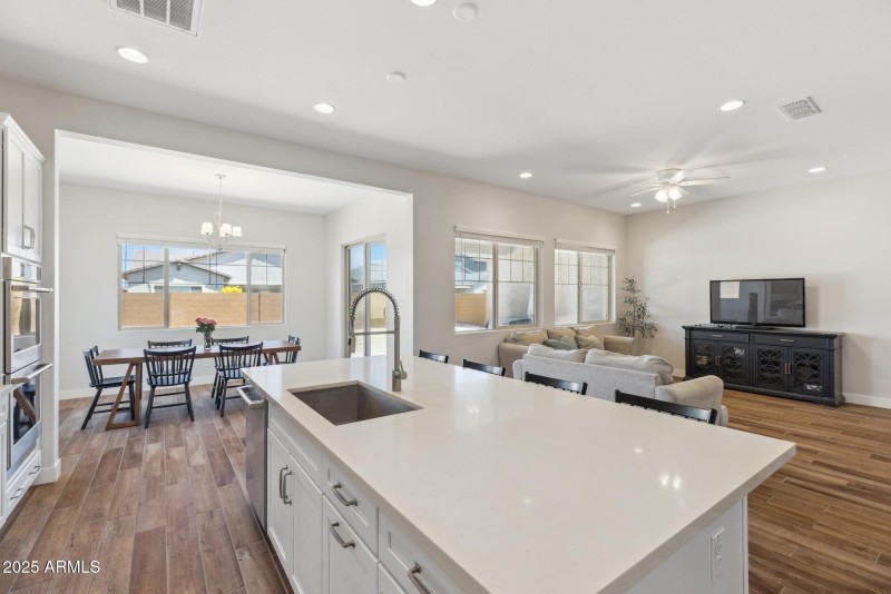 Kitchen / Dining
