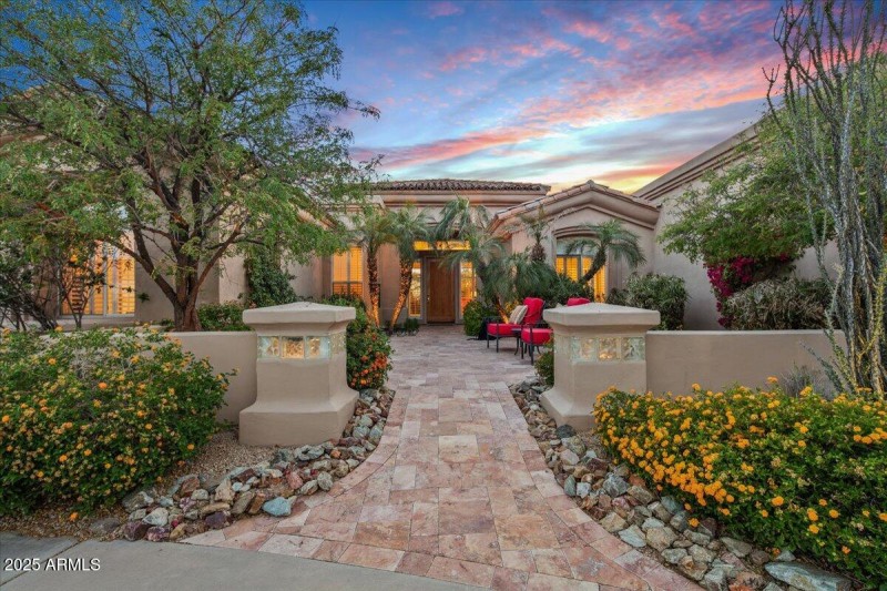 -Front Court Yard Entry