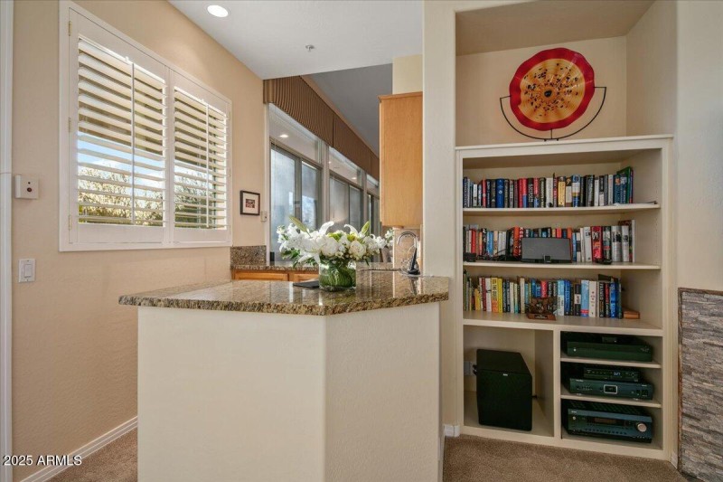 -Wet Bar