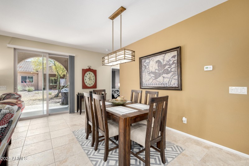 Eat-in kitchen