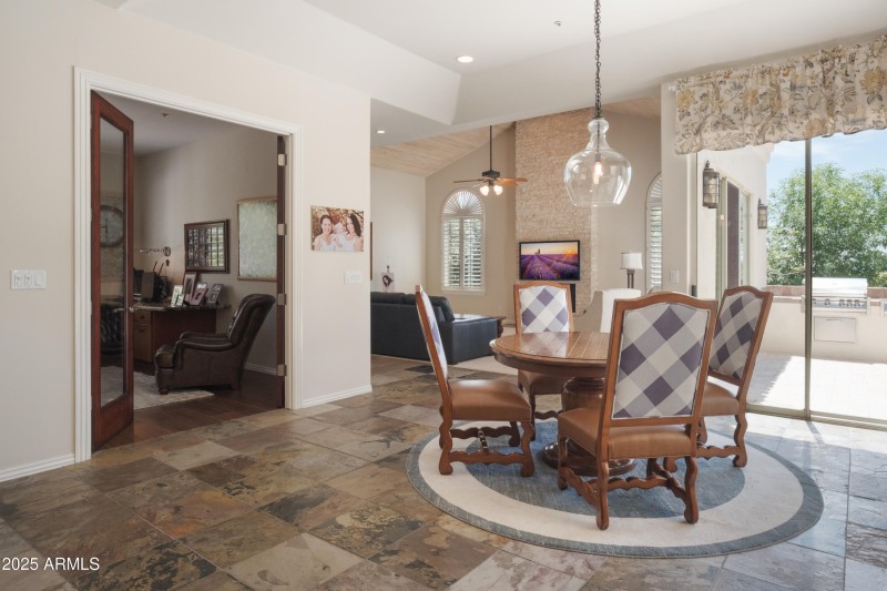 22_Breakfast Nook