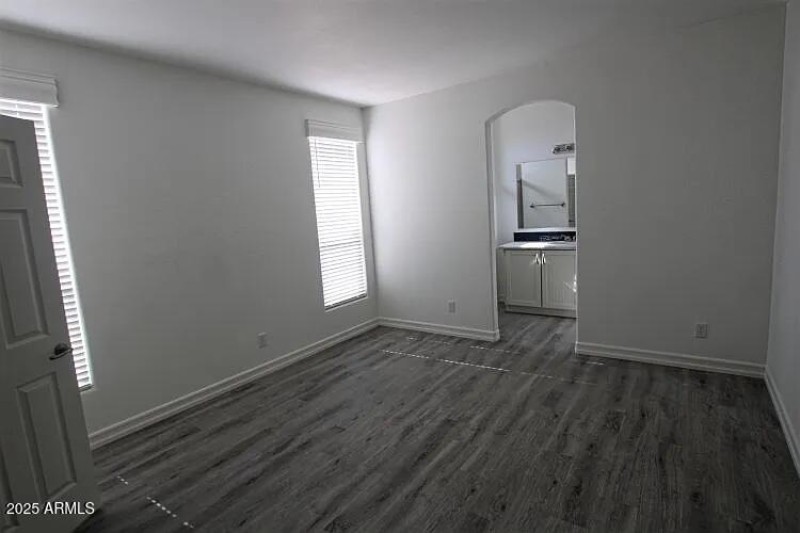 917 Master Ensuite