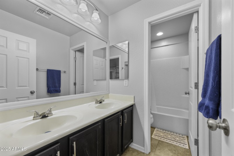 40893WBedfordDrive-9