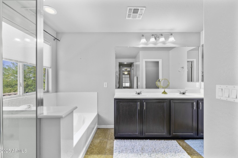 40893WBedfordDrive-15