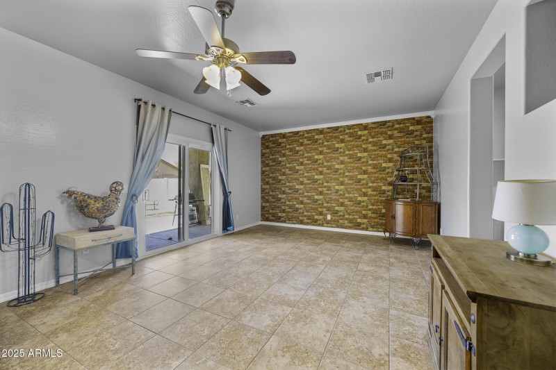 40893WBedfordDrive-24