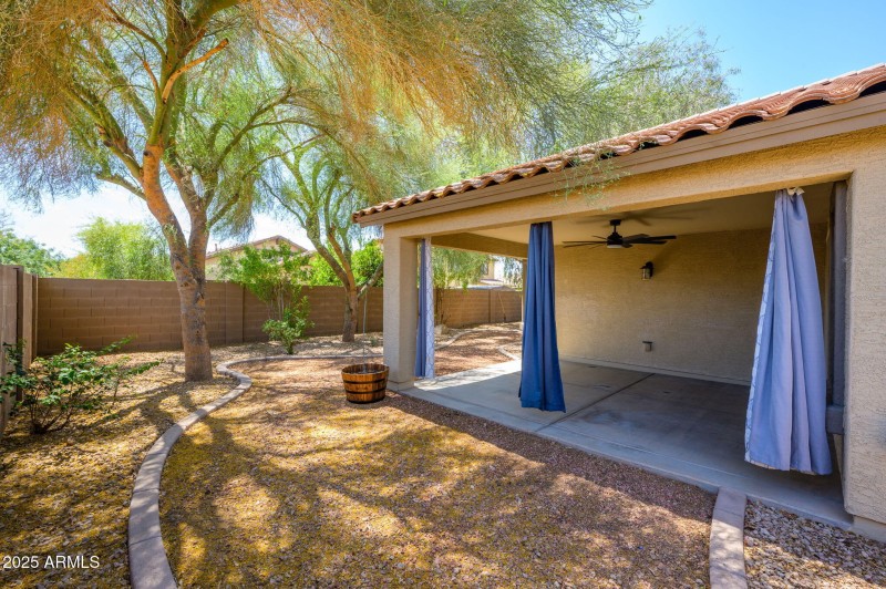 NICE SIDE YARD