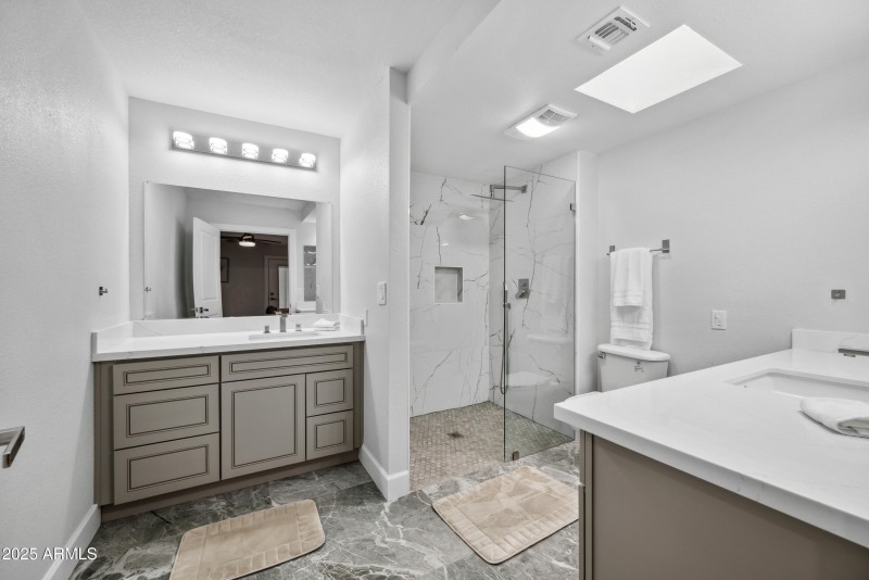 Primary Bath, no steps