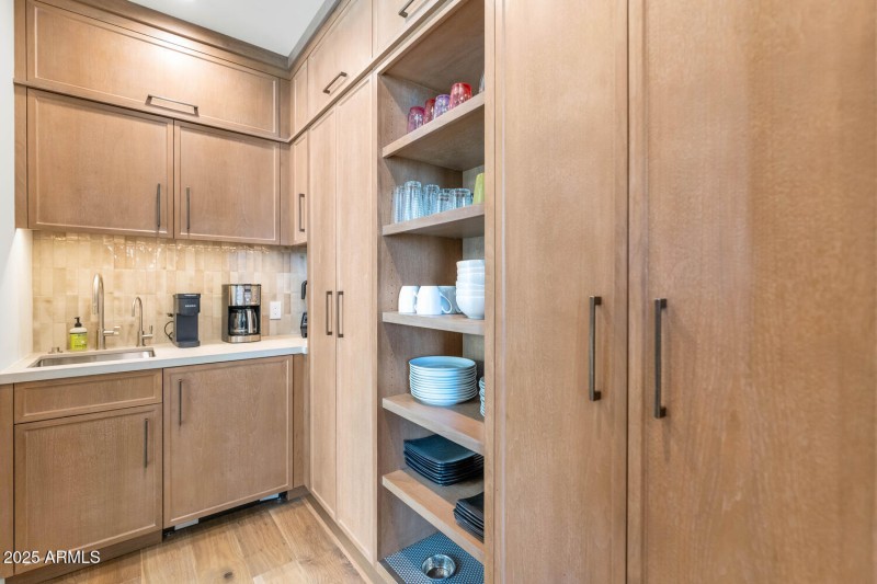 5810 E Cholla Ln-large-029-022-TOD4161-1