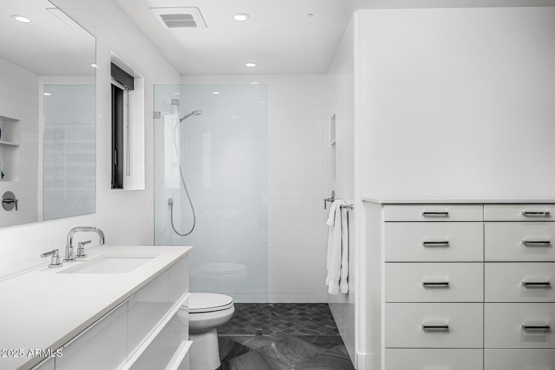 Guest Bath 2