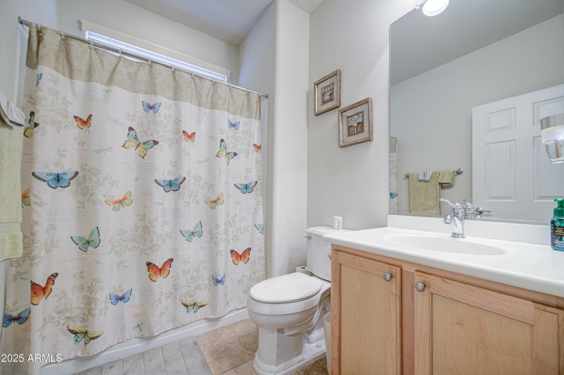 Bathroom 2-pic 2