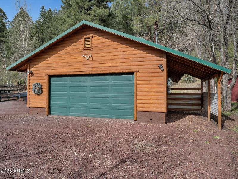 Detached 2 Car Garage