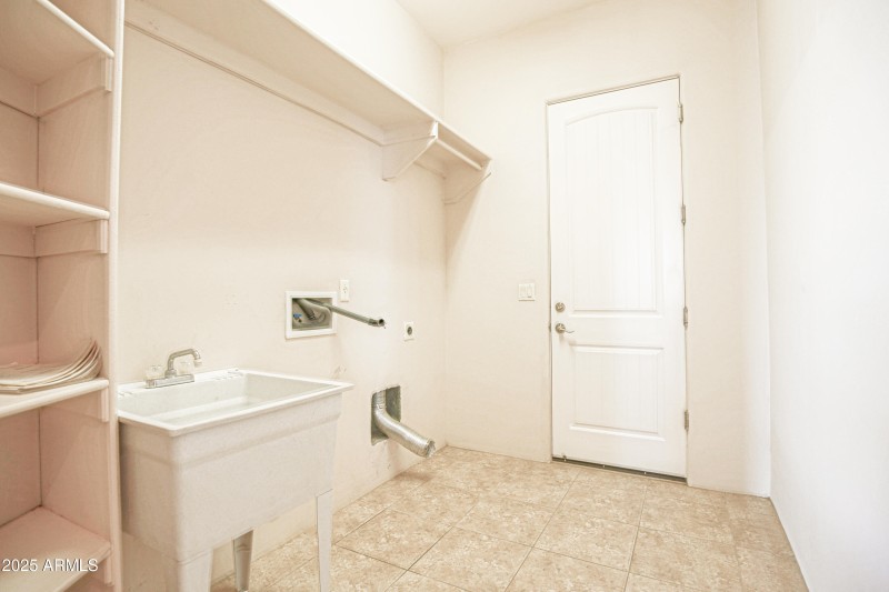 23339 W Myers St-10