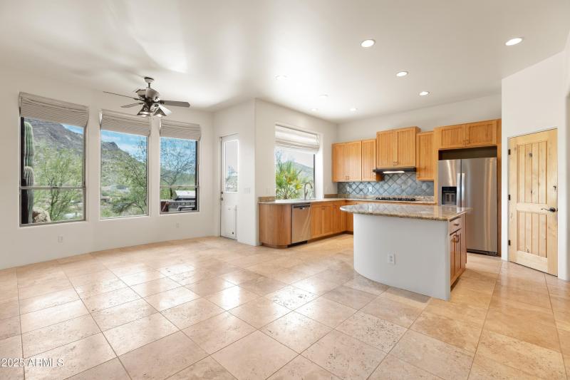 Eat-In Kitchen