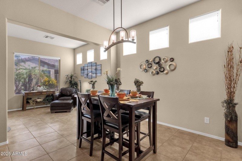 18-web-or-mls-4293-e-sourwood-dr