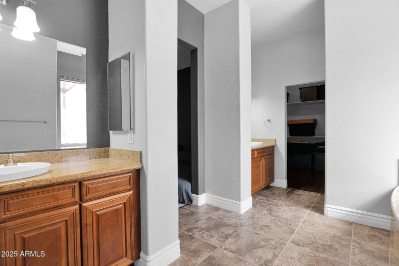 10-web-or-mls-P1199928