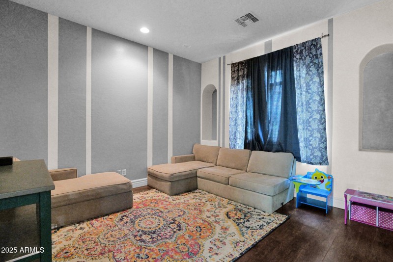 12-web-or-mls-P1199930