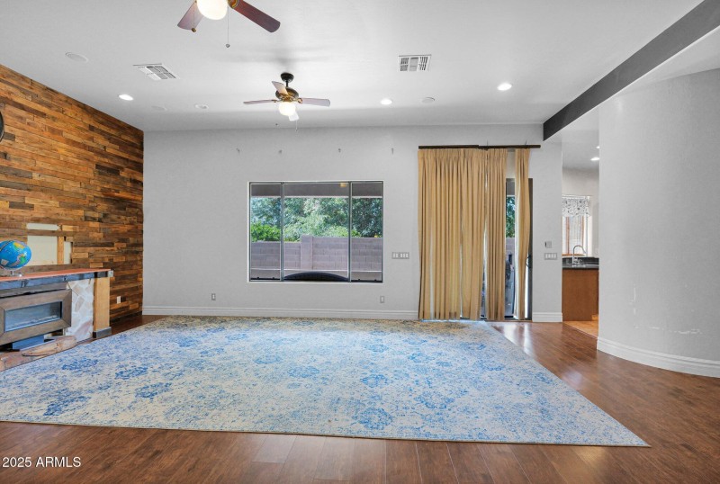 16-web-or-mls-P1199936