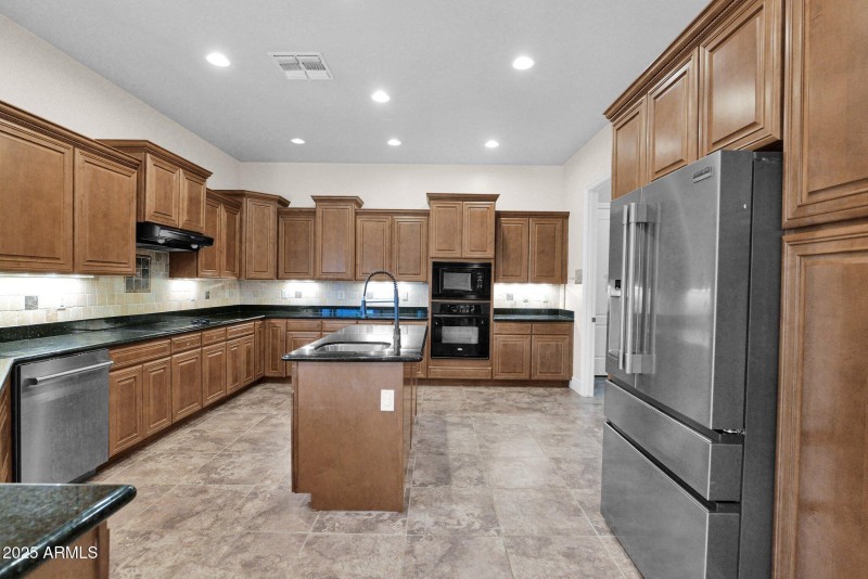 21-web-or-mls-P1199944