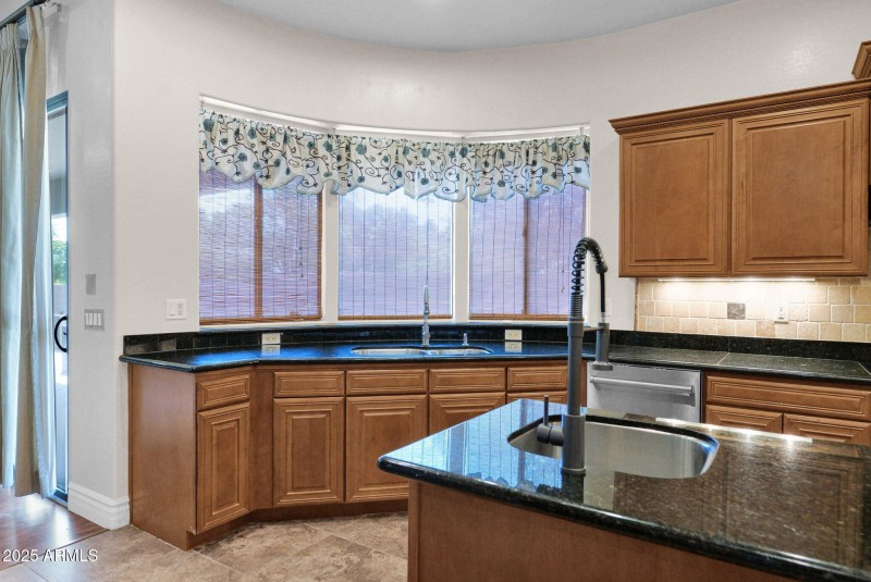 24-web-or-mls-P1199947
