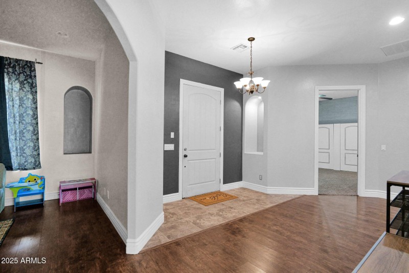 28-web-or-mls-P1199952