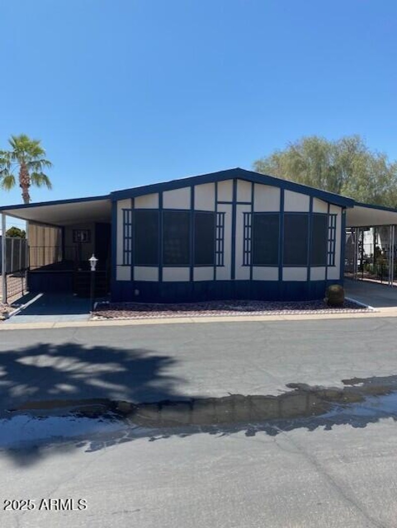 9427 E. University Street Pic 1