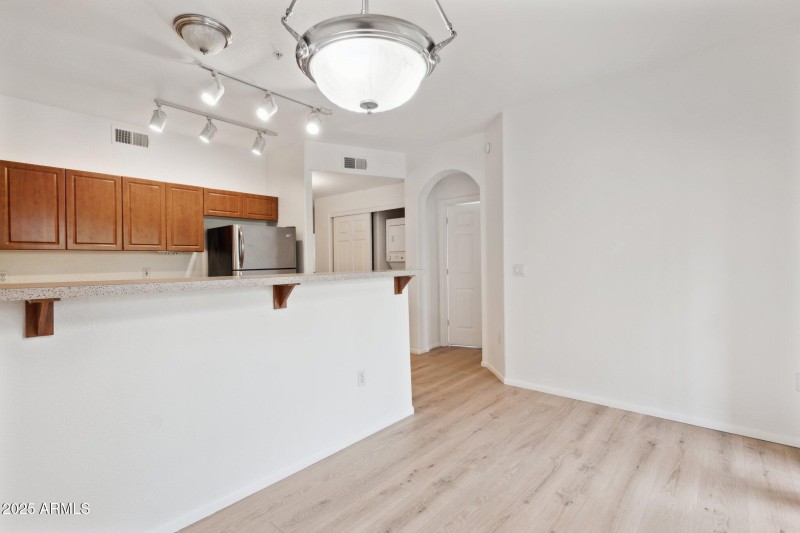 Kitchen and Eat-In Area